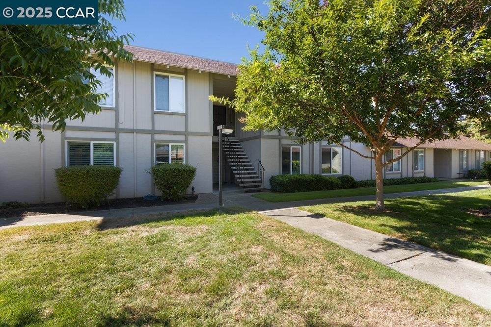 Property Photo: 825 Oak Grove Rd 29 CA 94518