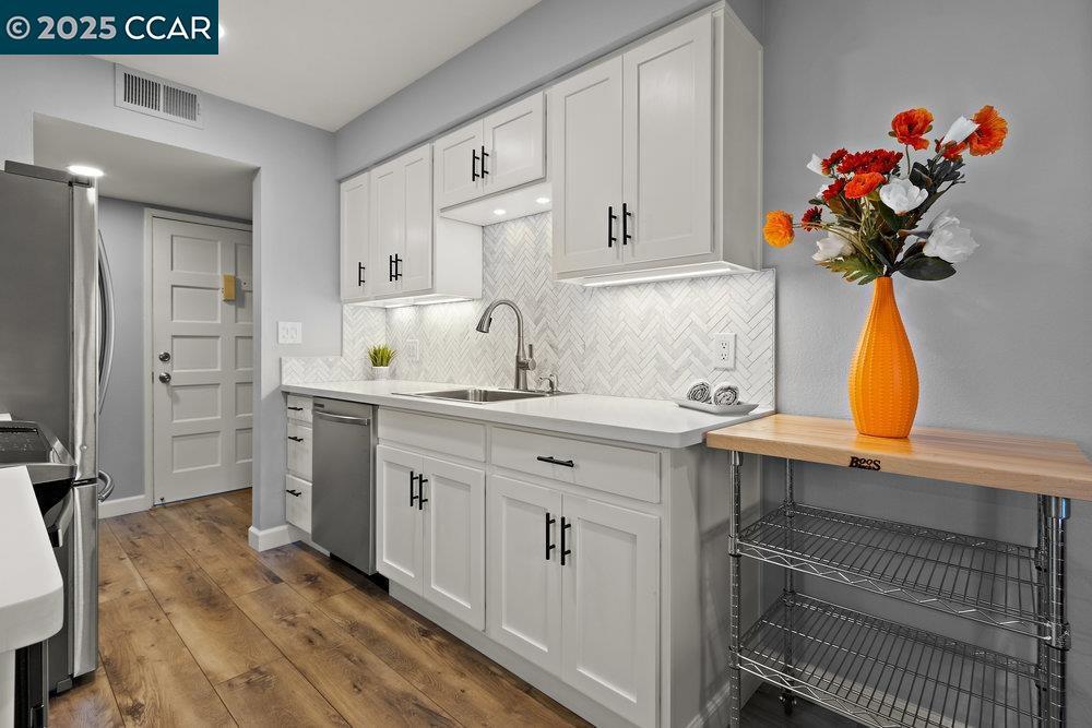 Property Photo: 825 Oak Grove Rd 29 CA 94518