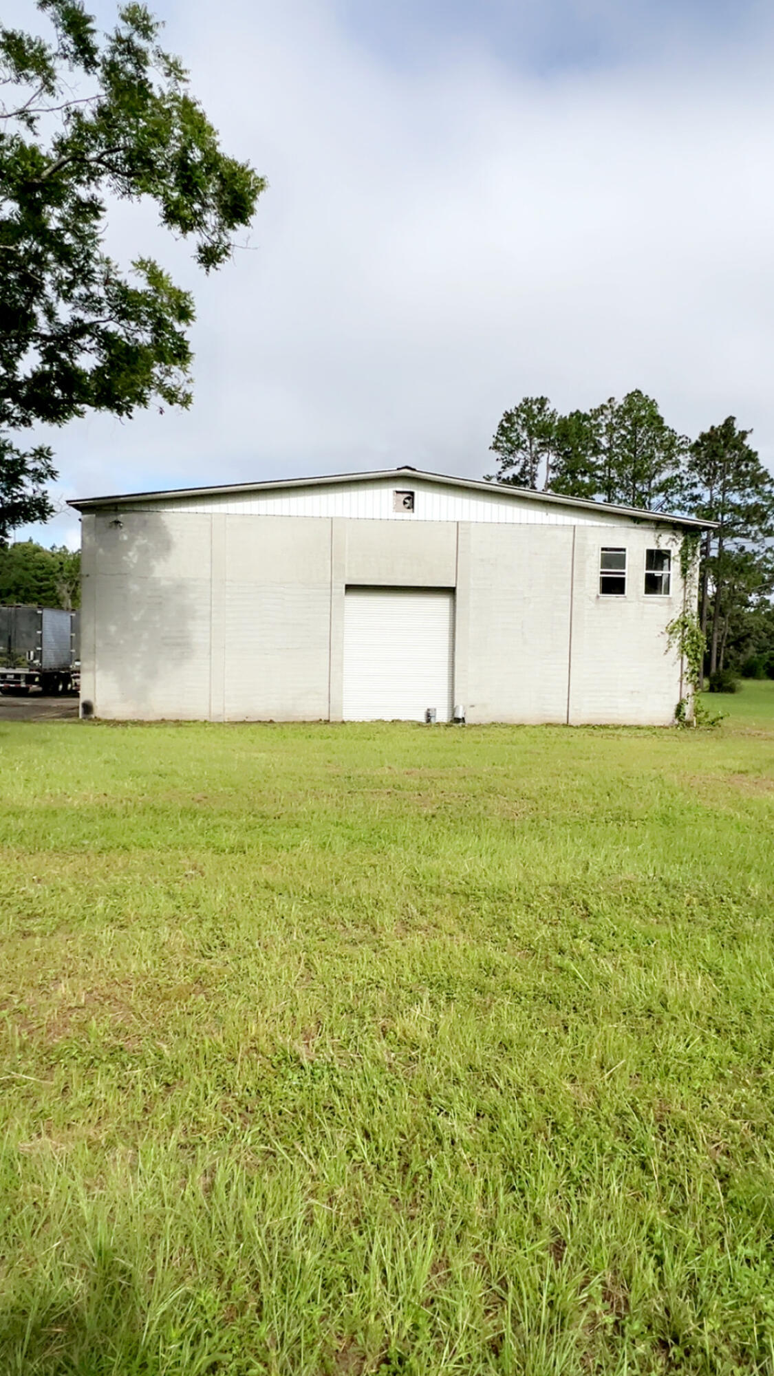 Property Photo: 7350 Allen Road FL 32567