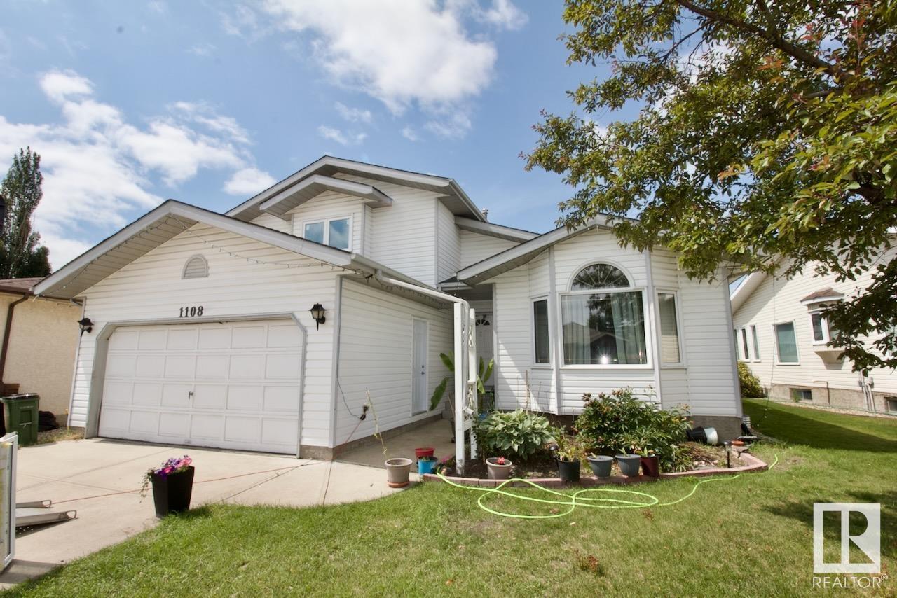Property Photo: 1108 112 Street NW AB T6J 6S1