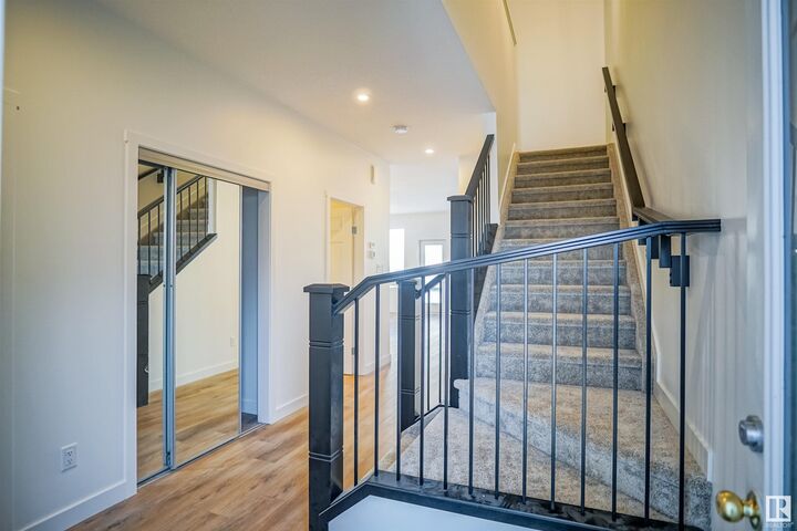 Photo de la propriété: 1027 14 Avenue NW AB T6T 2N5