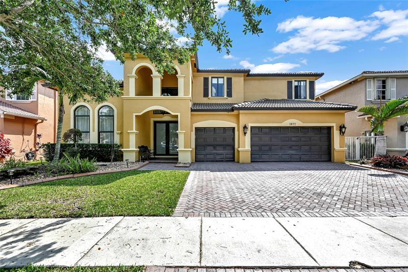 Property Photo: 3872 W Hibiscus St FL 33332