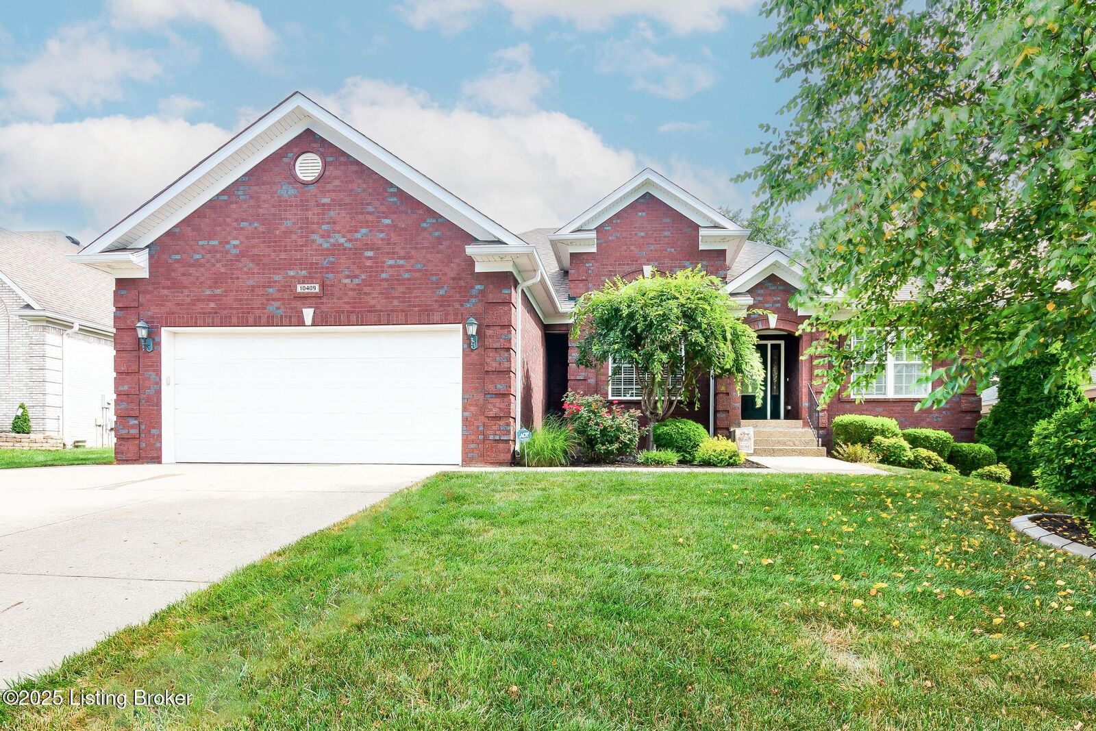 Property Photo: 10409 Buzzman Dr KY 40291