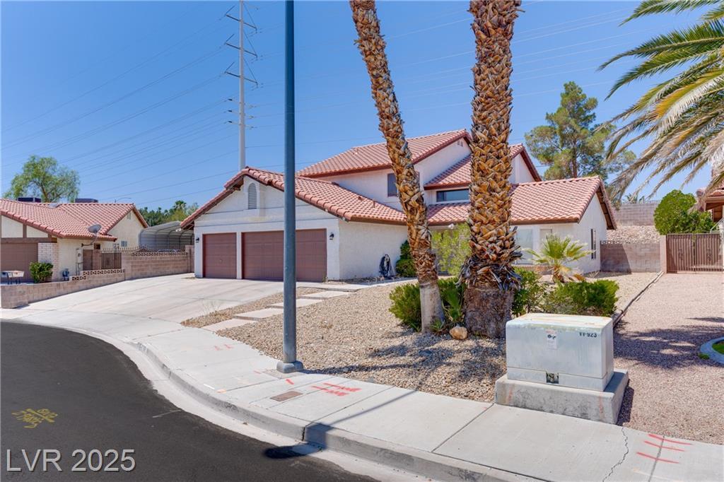 Property Photo: 1517 Kirby Drive NV 89117