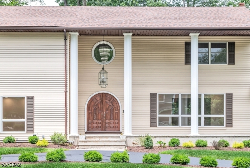 Property Photo:  39 Edgewood Ave  NJ 07481 