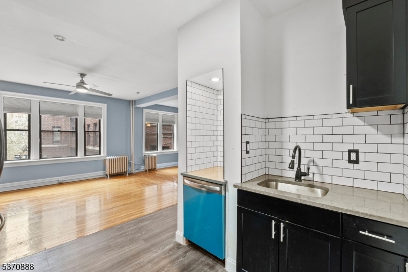 Property Photo:  275 Harrison Ave B1  NJ 07304 