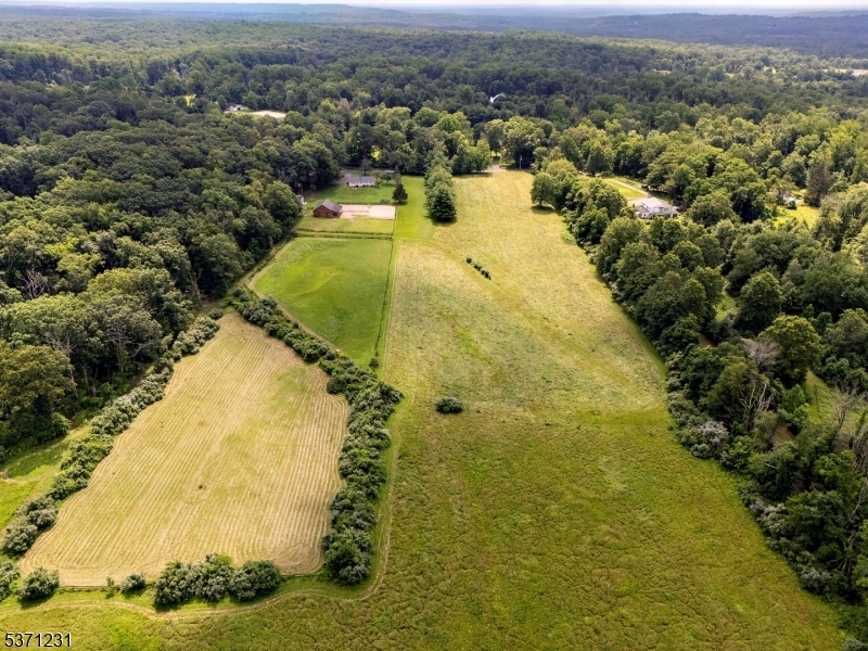 Property Photo: 85 Linvale Rd NJ 08551