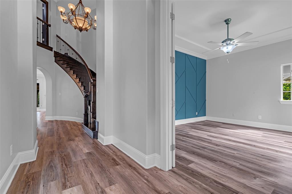 Property Photo: 98 E Cove View Trail TX 77389