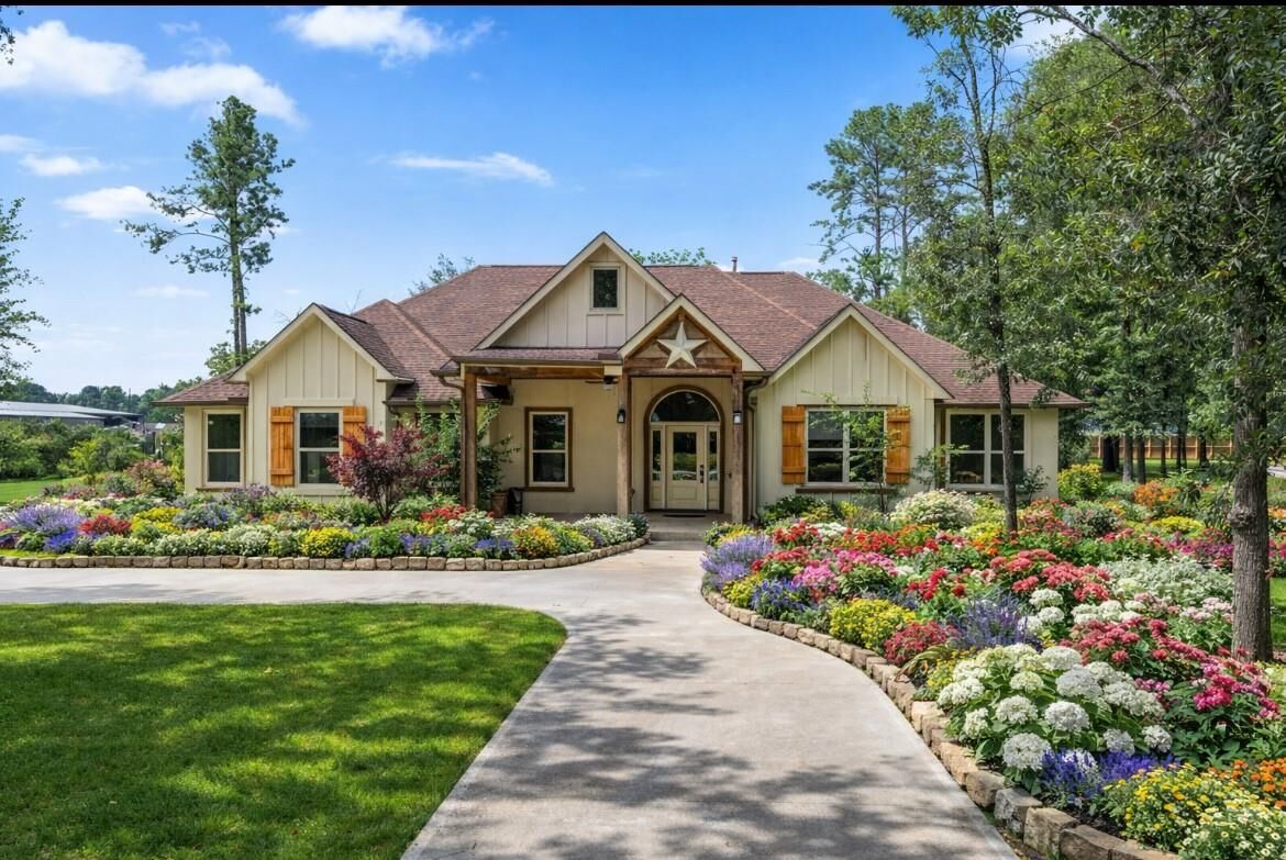 Property Photo:  11202 Indian Trails  TX 77375 