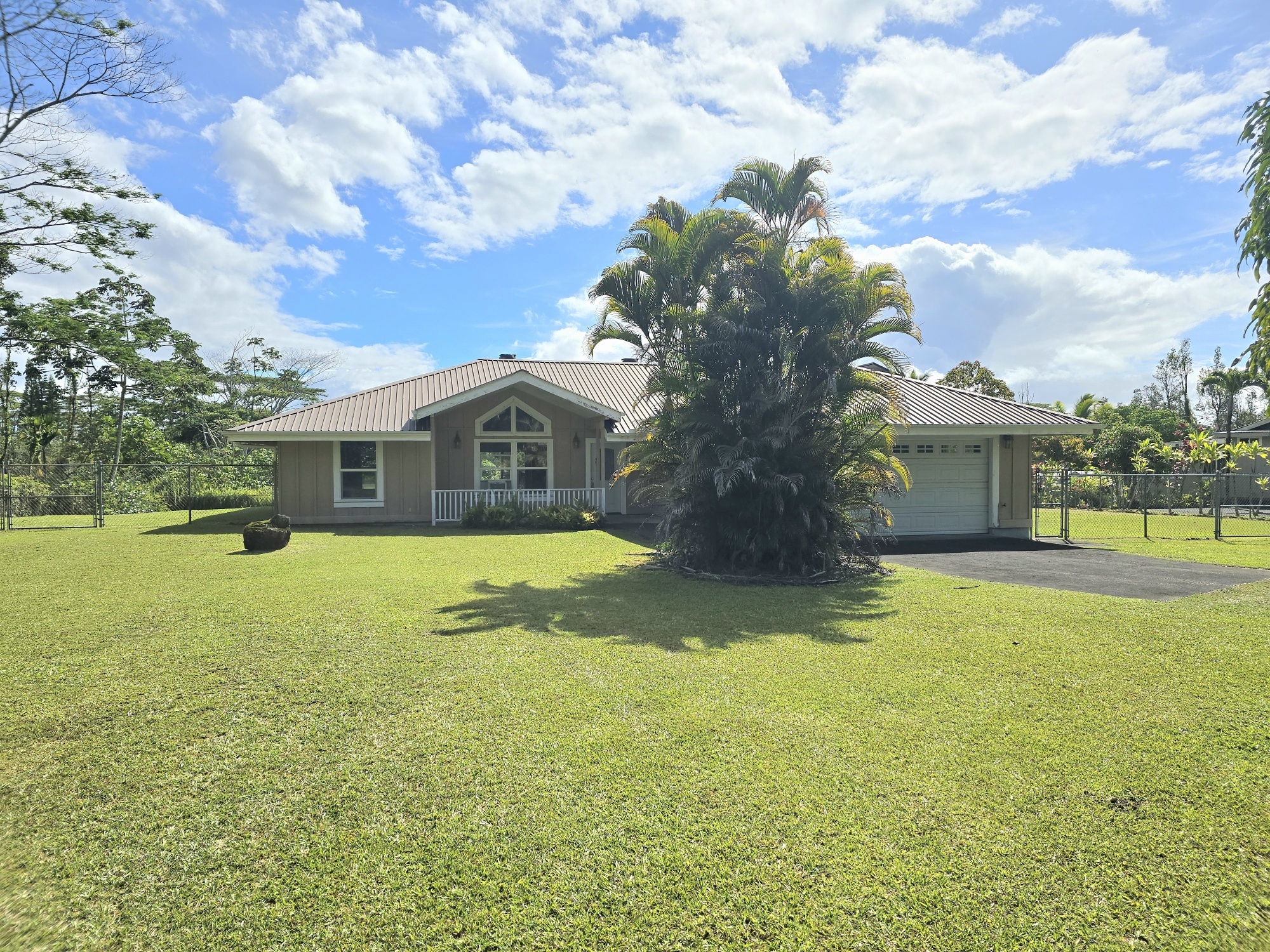 15-1581 Railroad Ave  Keaau HI 96749 photo