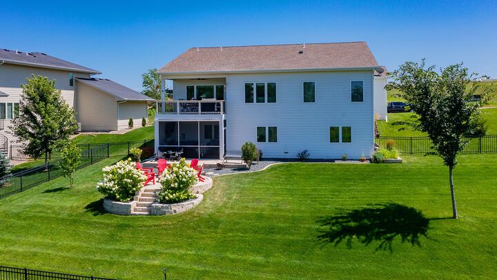 Property Photo: 685 Indian Ridge Drive IA 50263