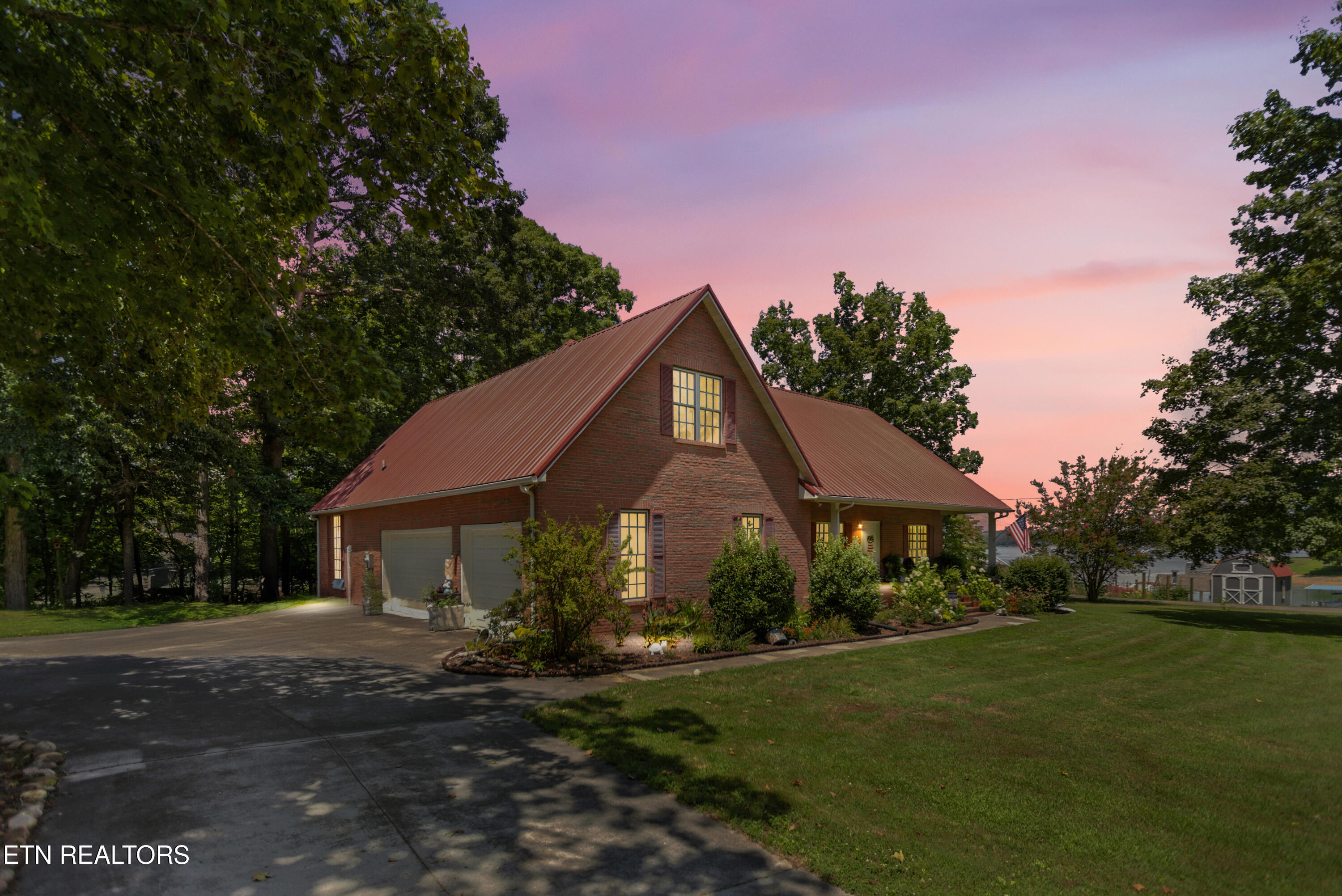 Property Photo: 1750 Breezie Point Lane TN 37725