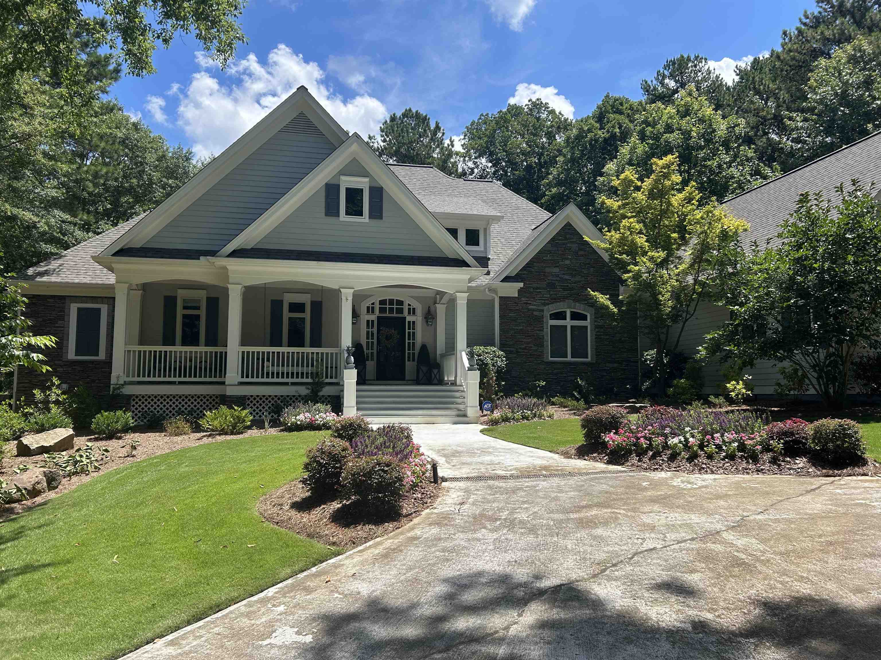 Property Photo: 1011 Cartwright Lane GA 30642