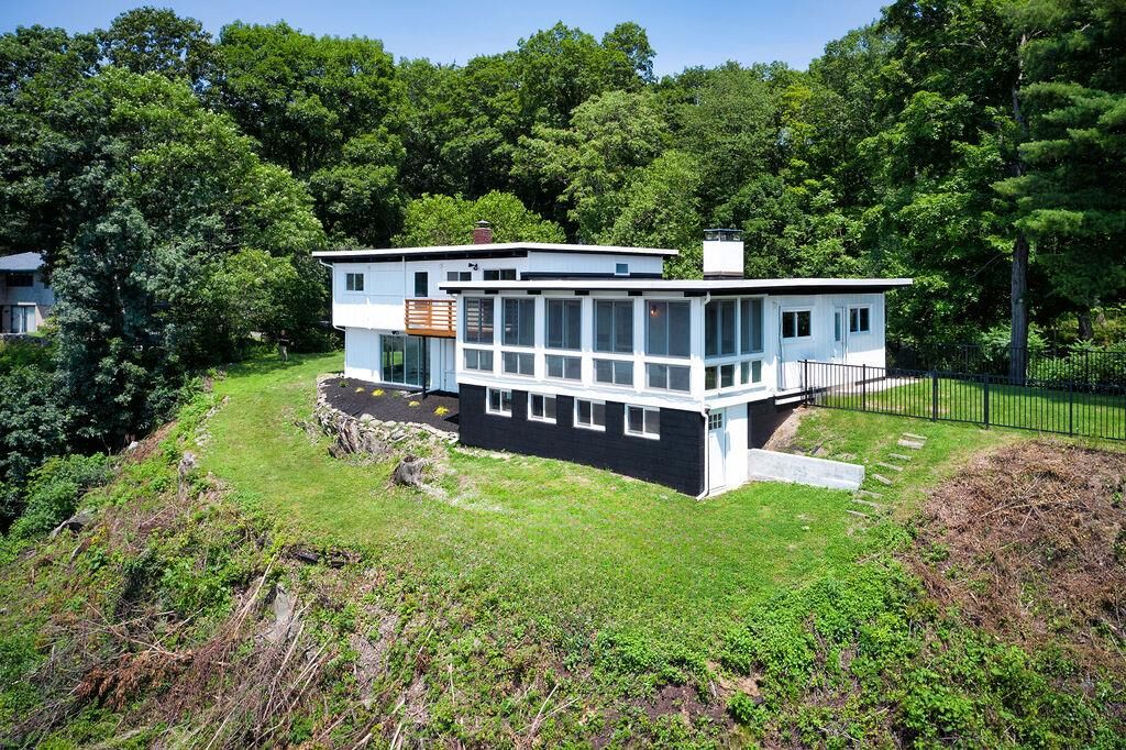 Property Photo:  66 River Road  NY 12538 