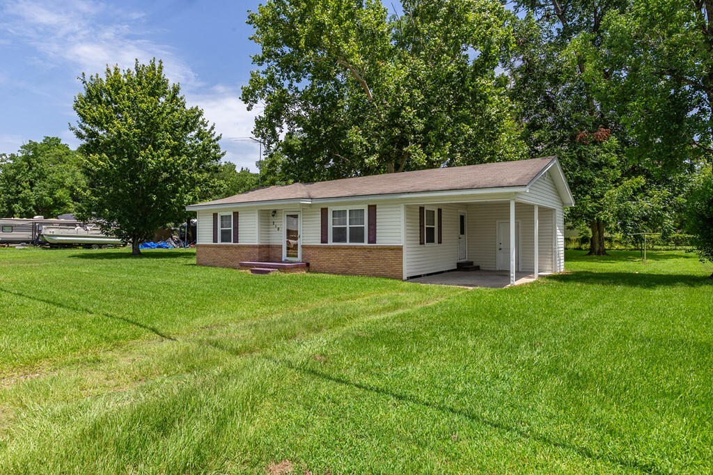 Property Photo: 210 West Walnut Street TX 75949