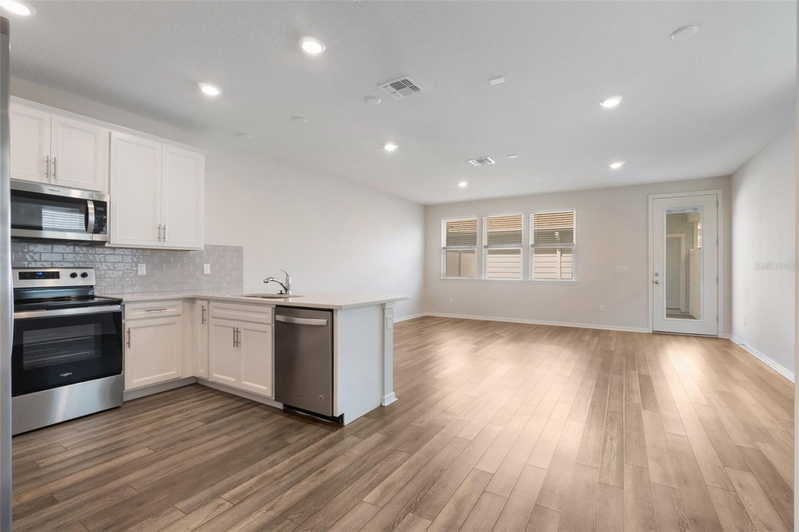 Property Photo: 14568 Orchid Island Drive FL 32827