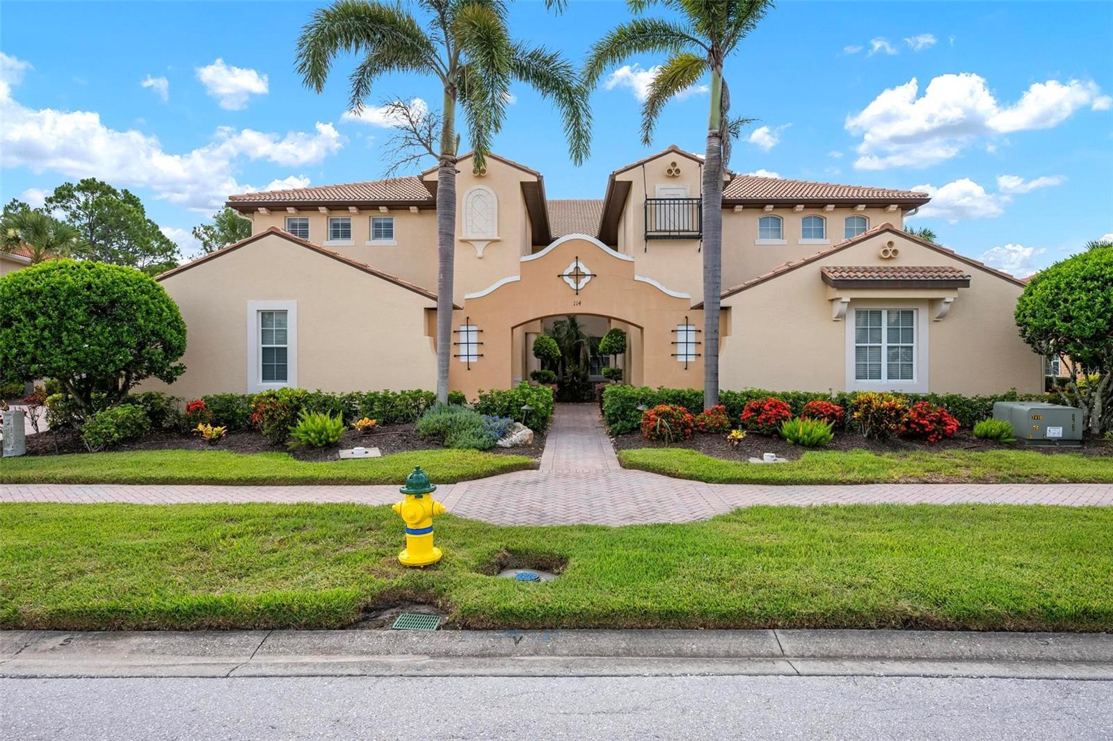 Property Photo: 114 Bella Vista Terrace 6C FL 34275