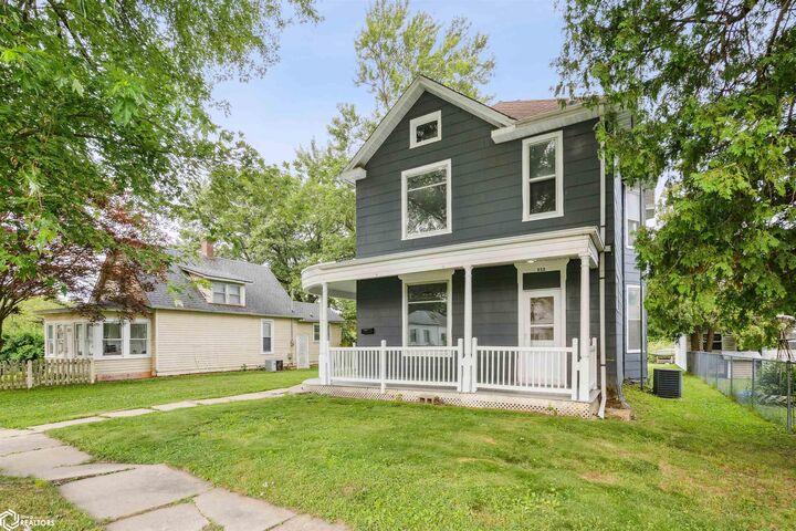Property Photo: 513 Hagemann Avenue IA 52601