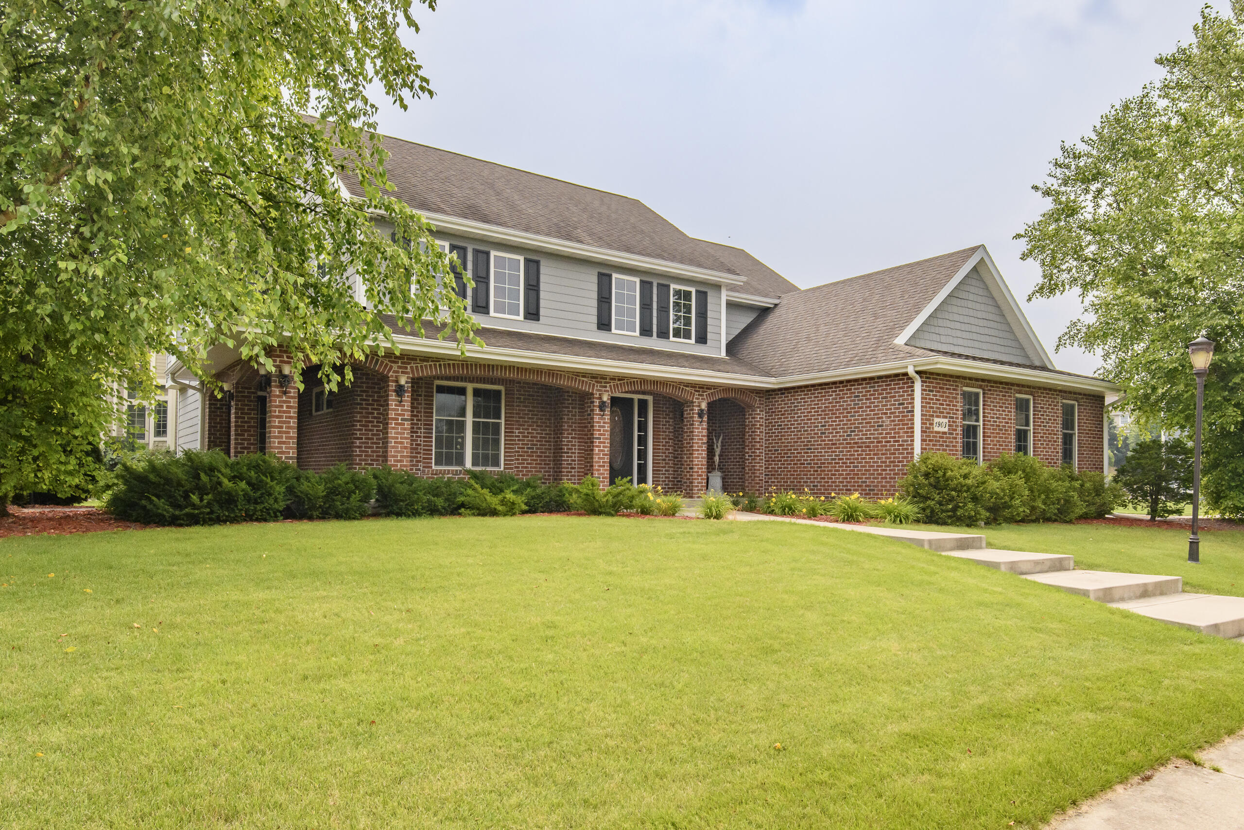 1903 Rockridge Way  Waukesha WI 53188 photo