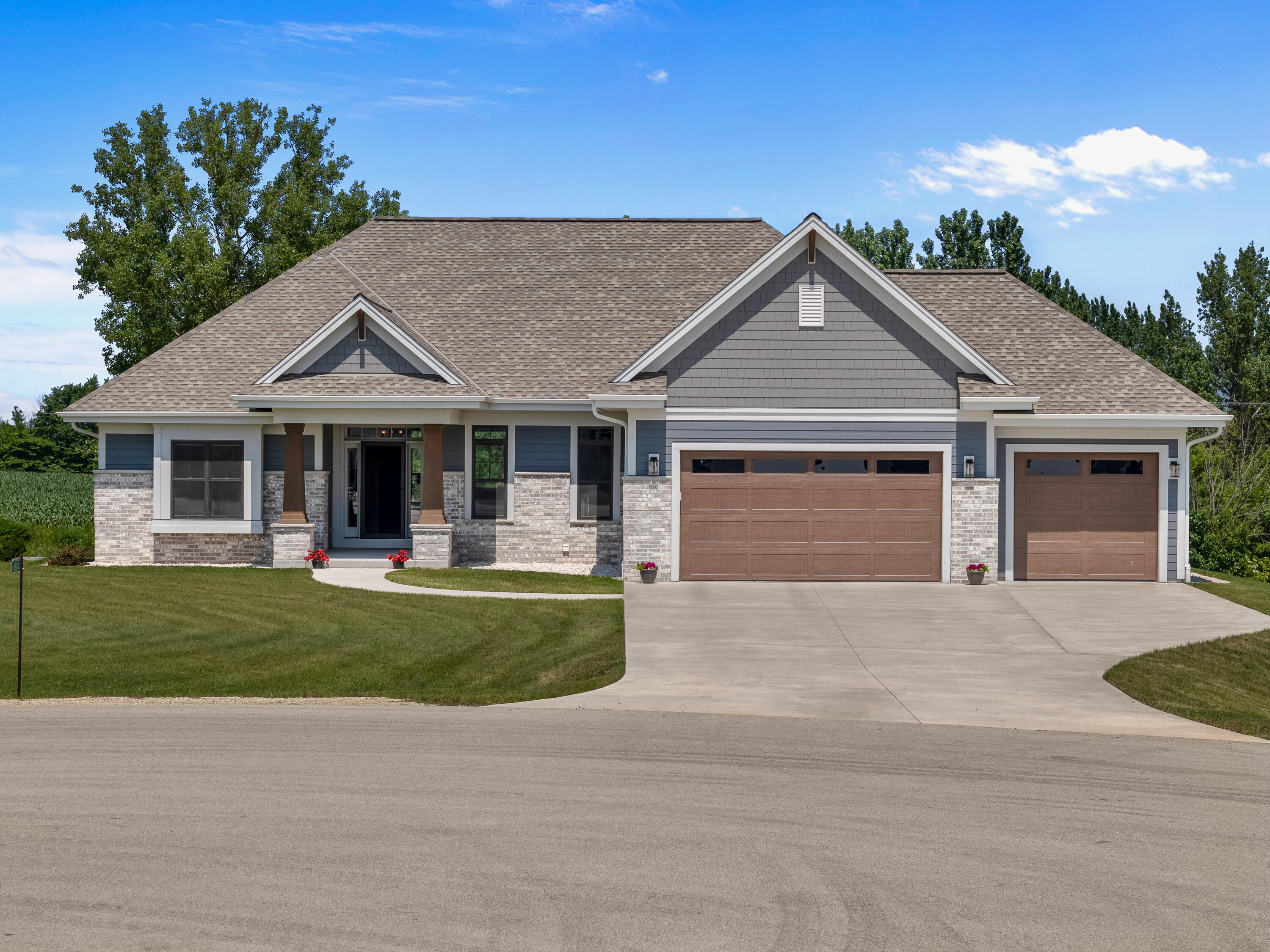 4884 Dixie Ct  Port Washington WI 53074 photo