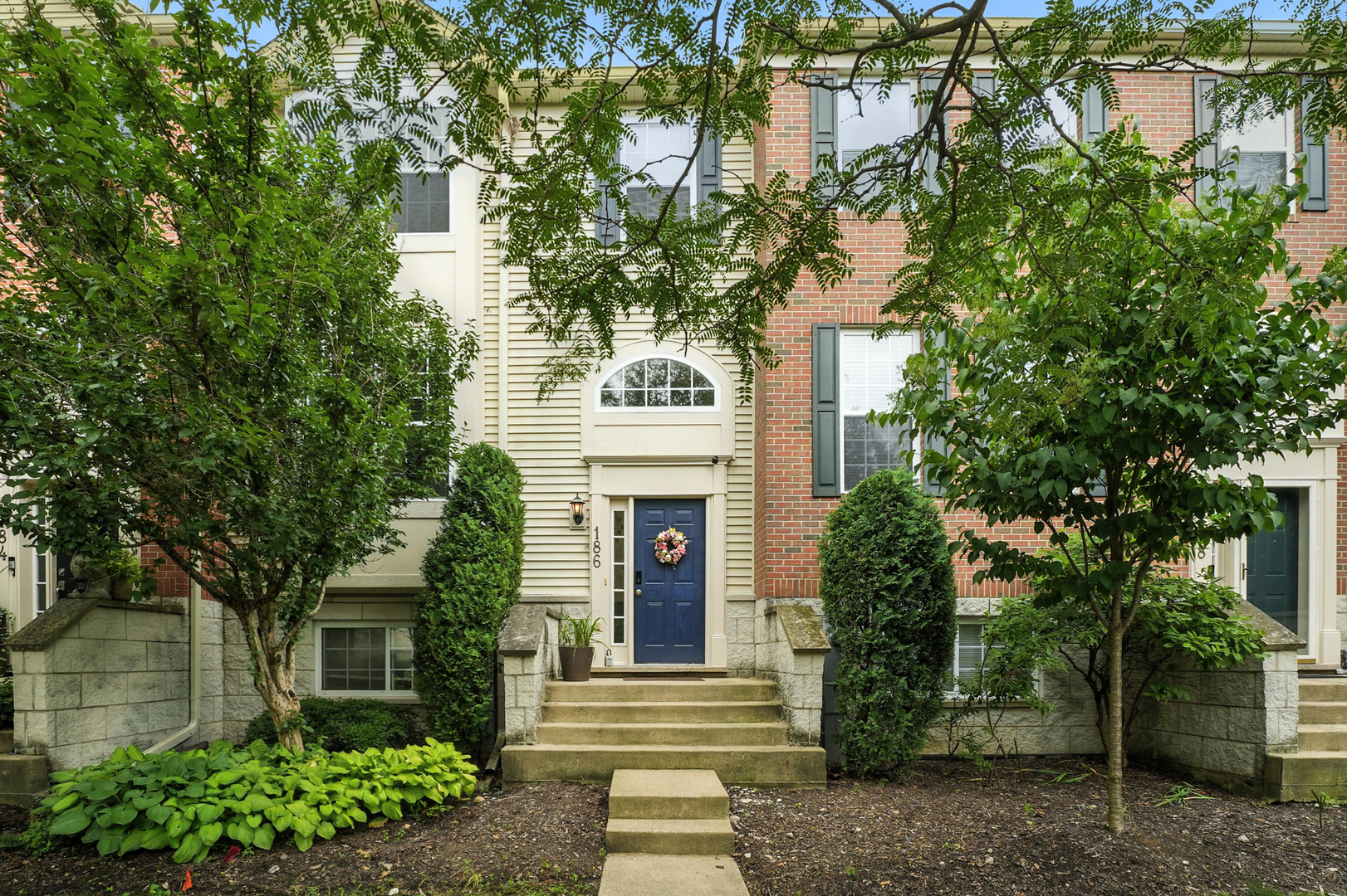 Property Photo:  186 Willow Boulevard  IL 60480 
