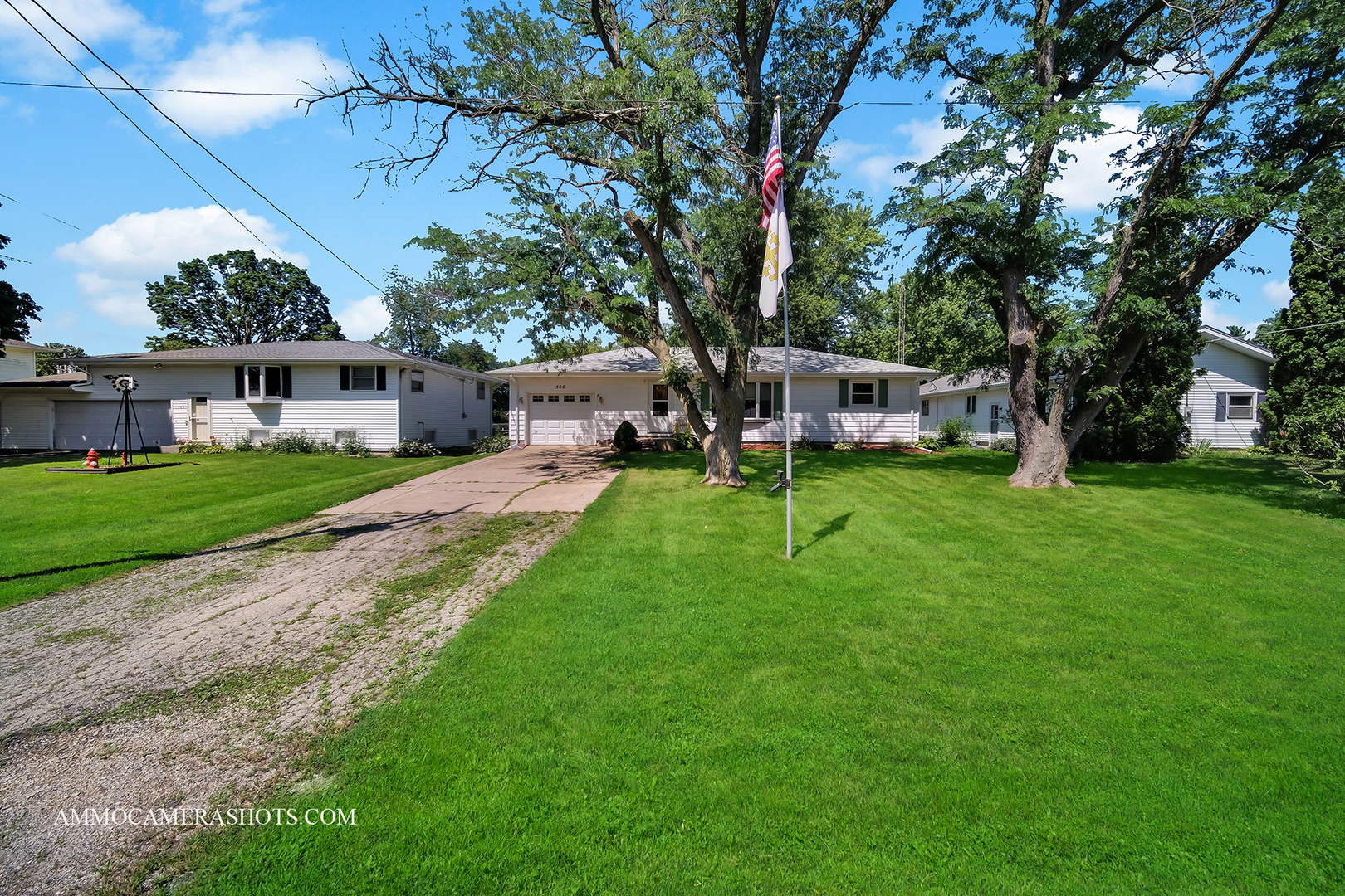 Property Photo:  506 S 5th Street  IL 60150 