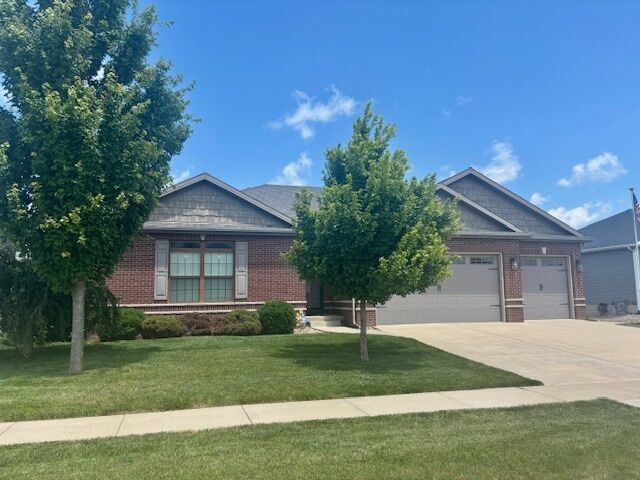 5712 Sugarberry Avenue  Bloomington IL 61705 photo