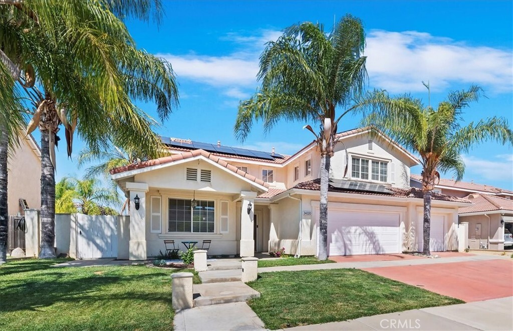 Property Photo:  24320 Calle Estancia  CA 92562 