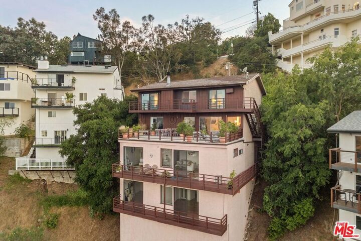 Property Photo:  2154 Beech Knoll Road  CA 90046 
