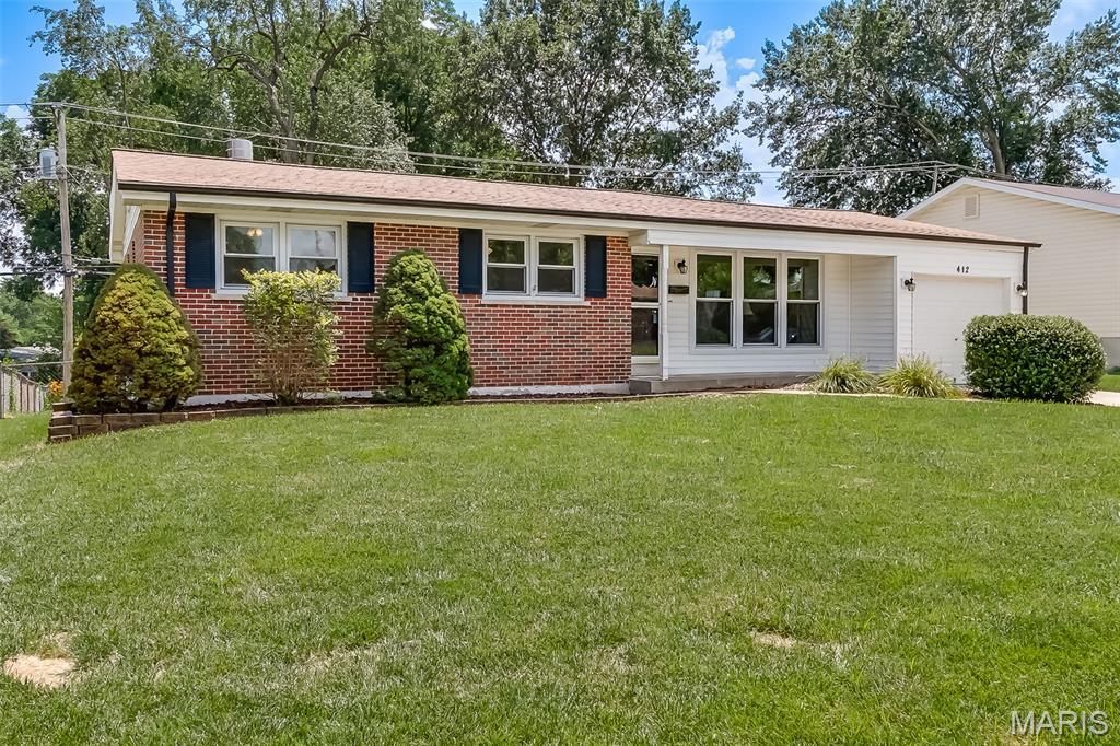 412 Elmwood Drive  St Charles MO 63301 photo
