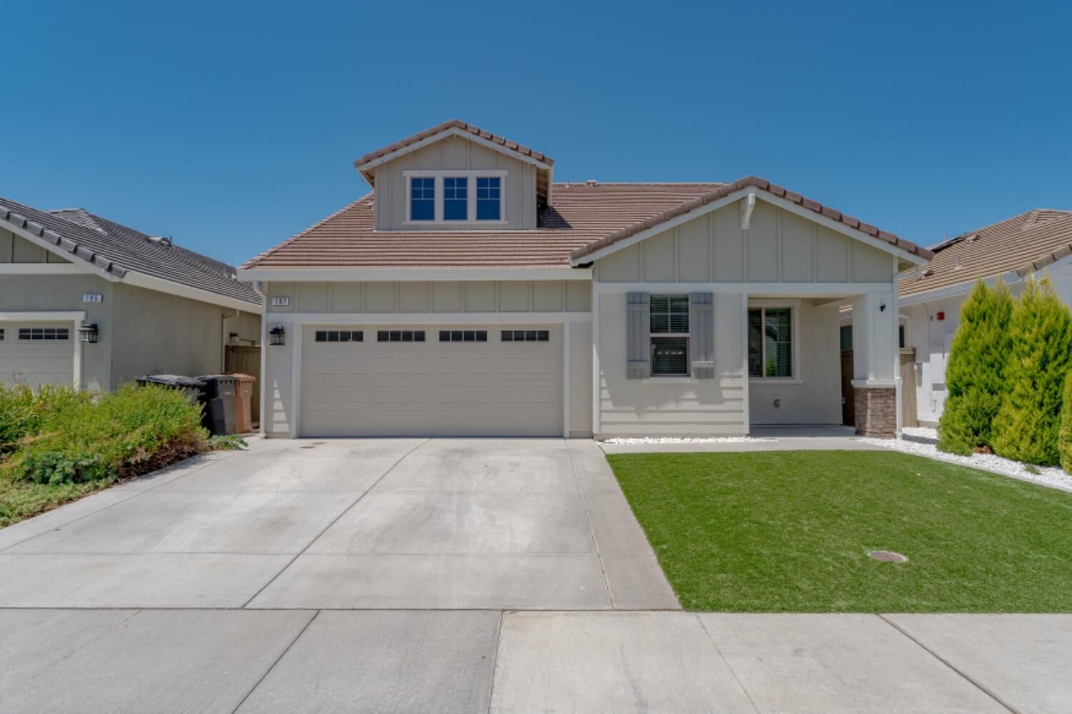 Property Photo: 187 Le Bourget Circle CA 95648