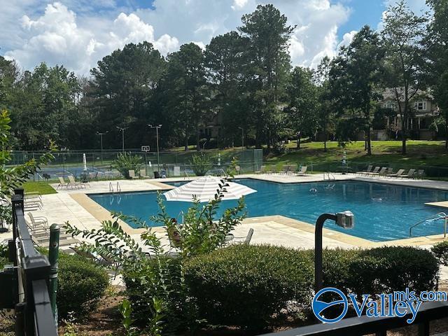 Property Photo: 340 Creekwood Drive AL 35175