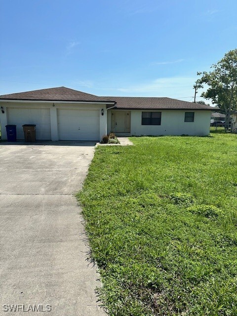 Property Photo: 2175 Wyandotte Avenue FL 33920