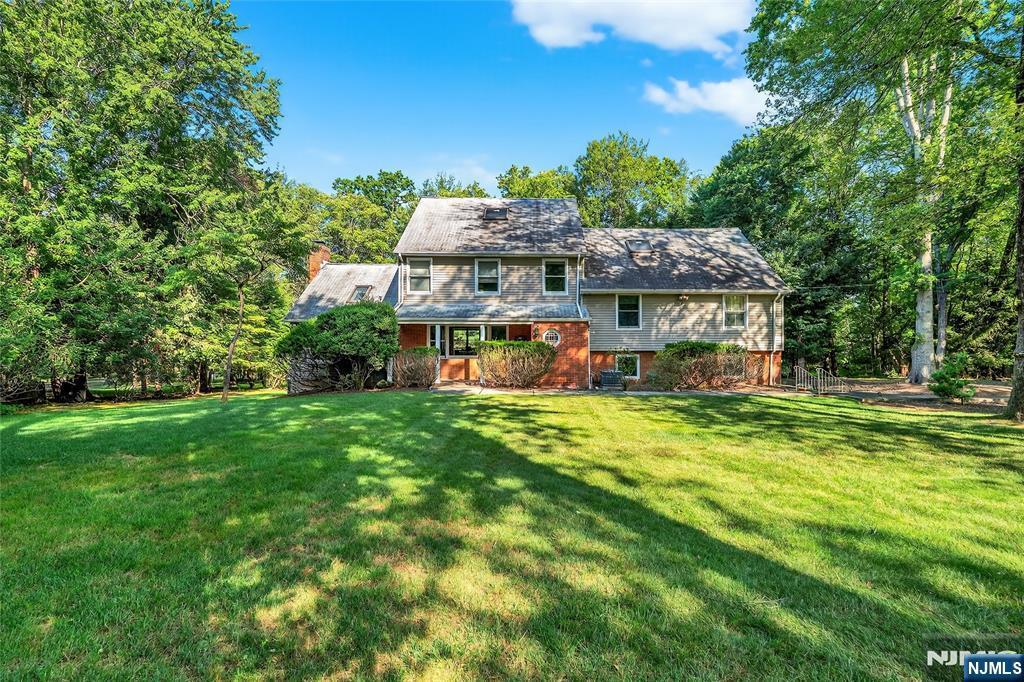 11 Margaret Court  Demarest NJ 07627 photo