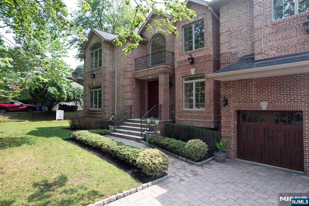 Property Photo:  186 Hickory Lane  NJ 07624 