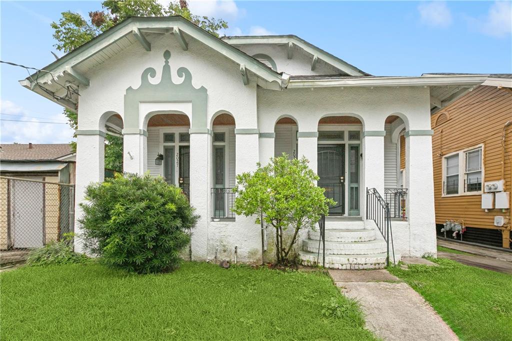 Property Photo: 2025 Lowerline Street LA 70118
