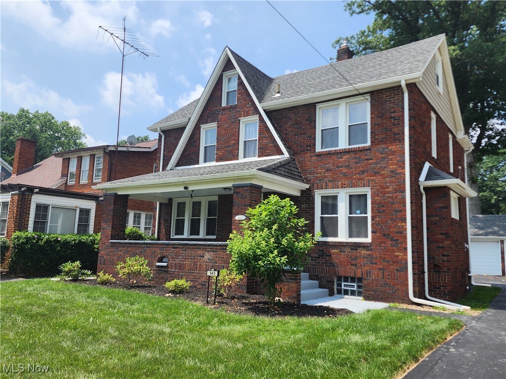 Property Photo: 343 Genesee Avenue NE OH 44483