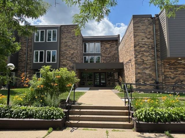 Property Photo: 450 Ford Road 319 MN 55426