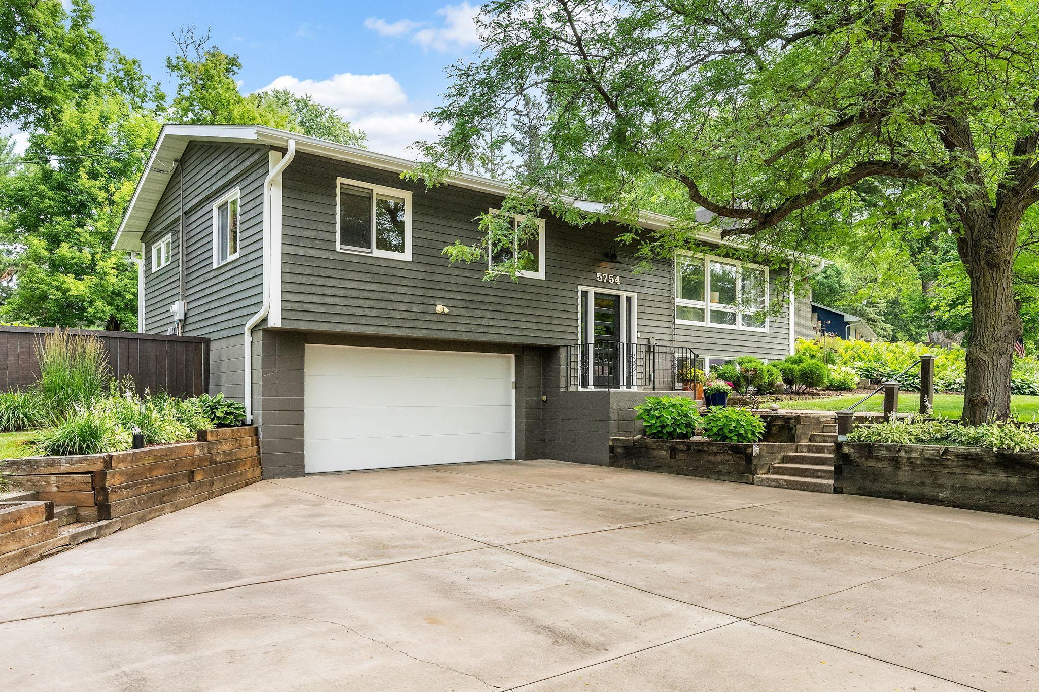 Property Photo: 5754 Oakview Lane MN 55345