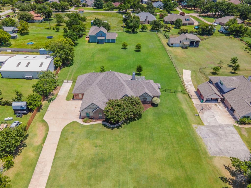 Property Photo: 7701 Berry Road TX 76028