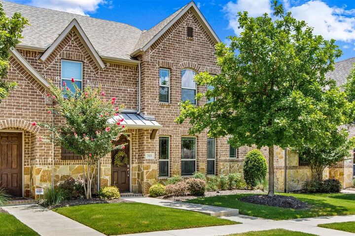 Property Photo: 313 Tottenham Court TX 75072