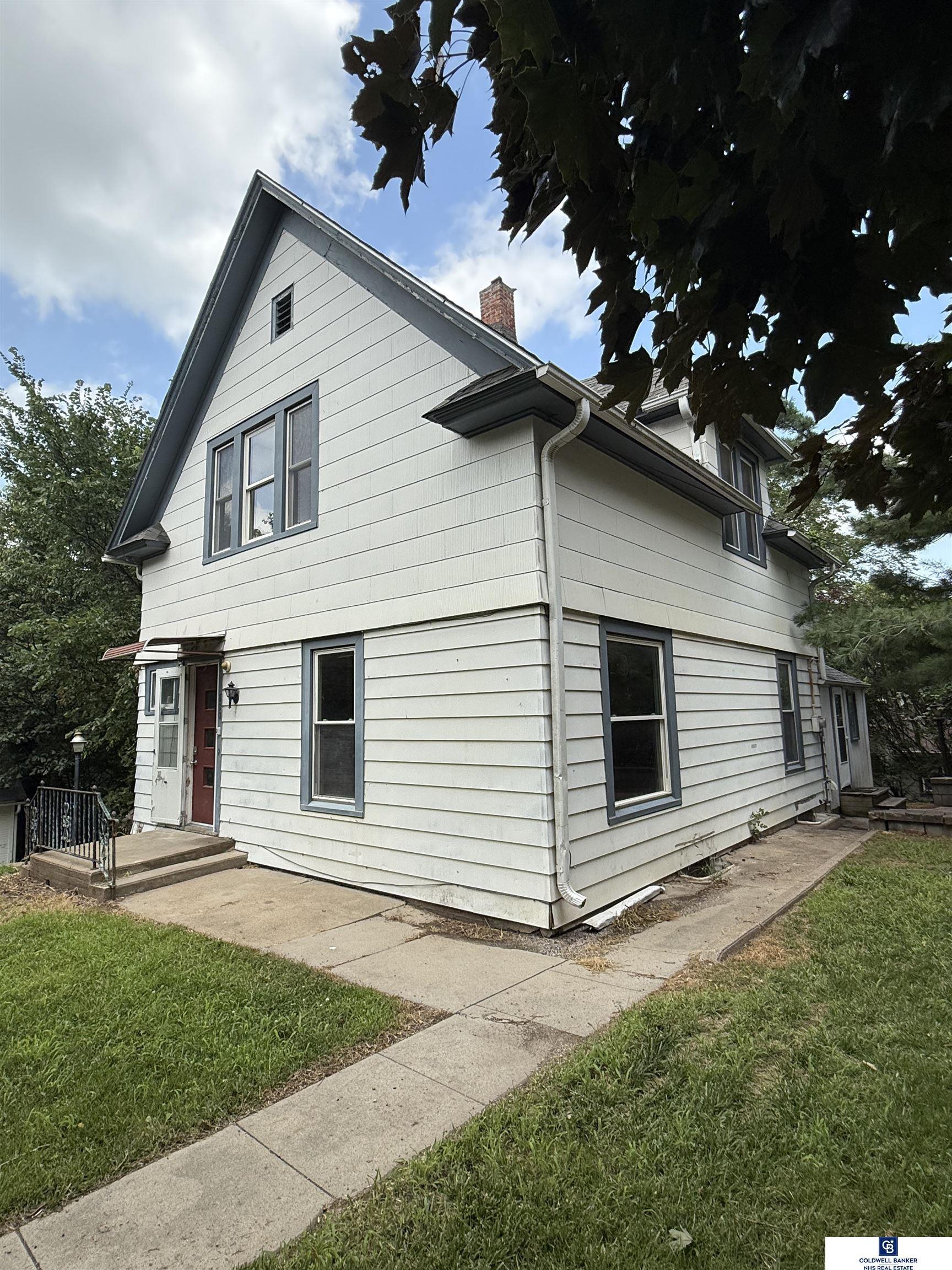 Property Photo:  800 Hoyt Street  NE 68421 