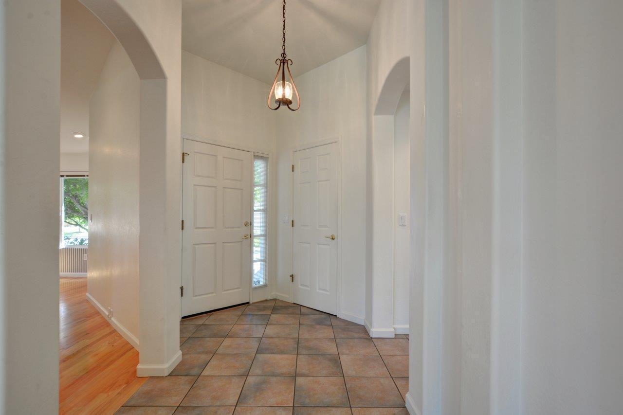 Property Photo: 756 Fernwood Drive OR 97504