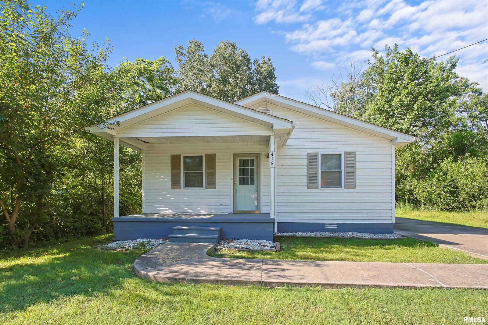 Property Photo: 416 W Harrison Street IL 62917