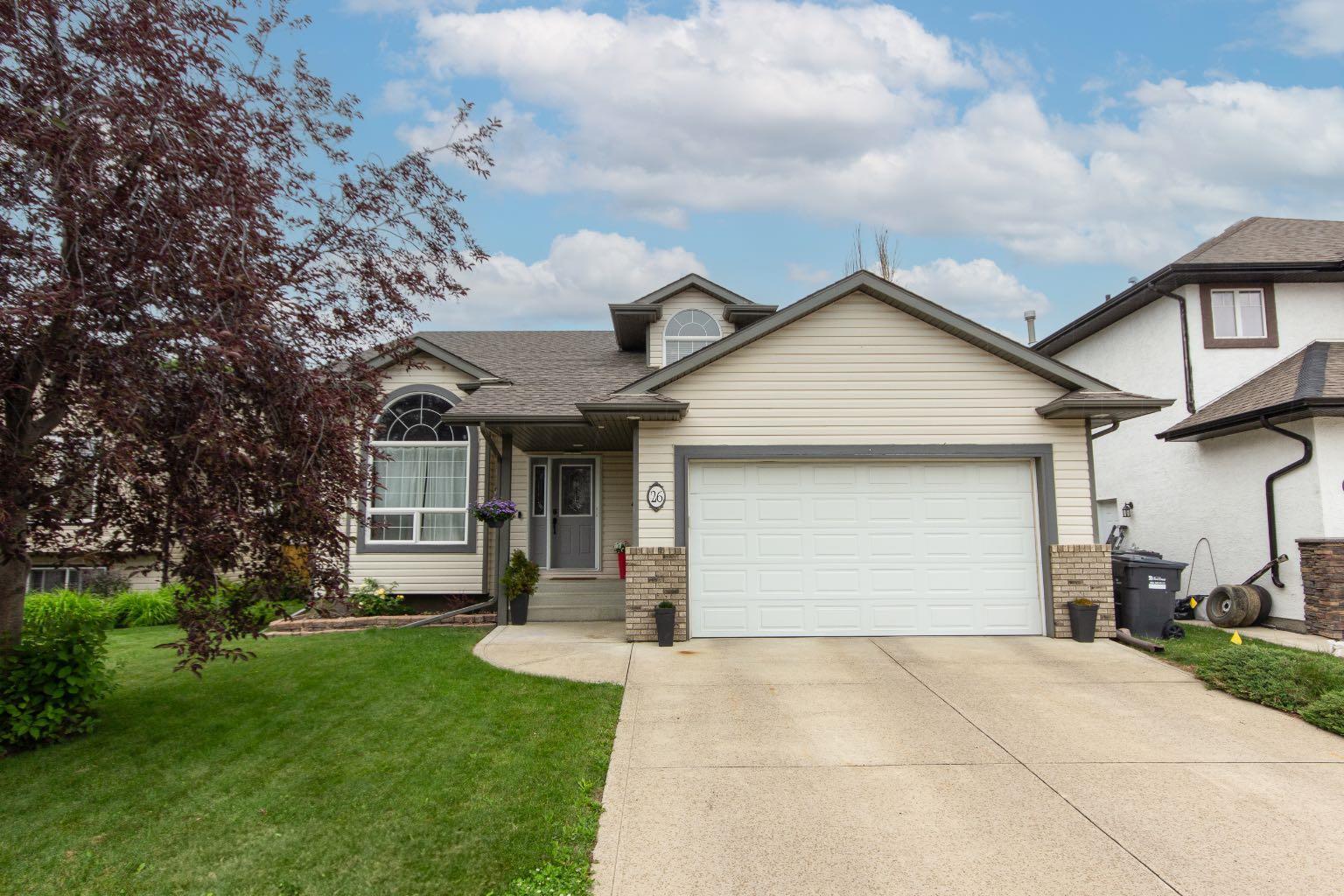 26 Adair Avenue  Red Deer AB T4R 3B2 photo