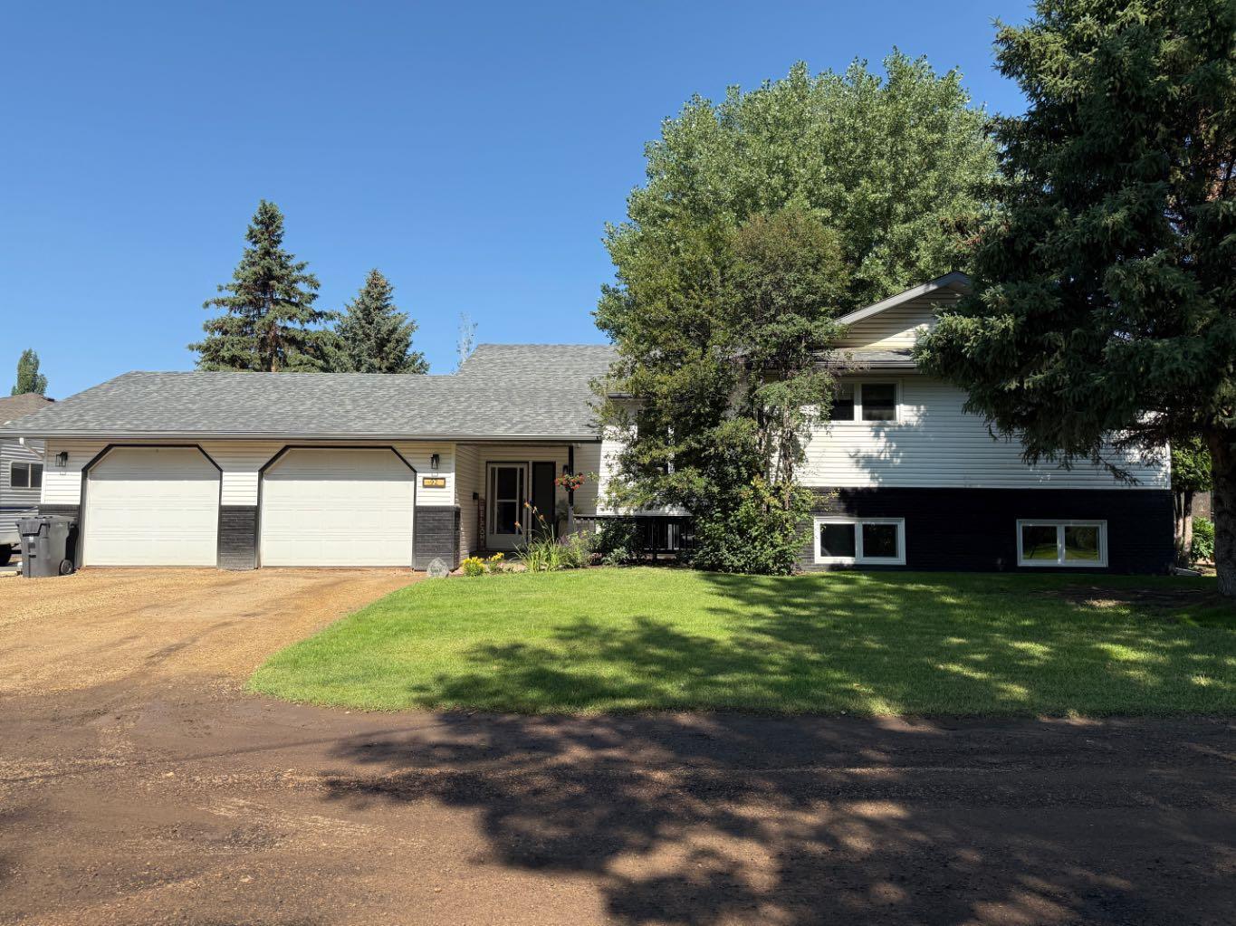 Property Photo: 92 Beech Street AB T0J 0Y1