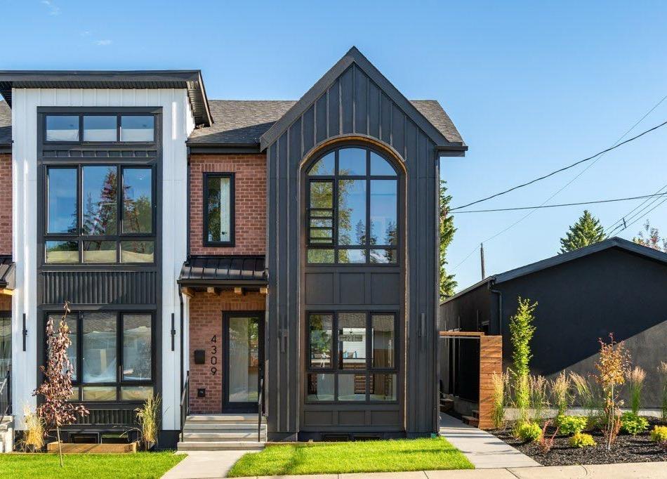 Property Photo:  4309 32 Avenue SW  AB T3E 8A2 