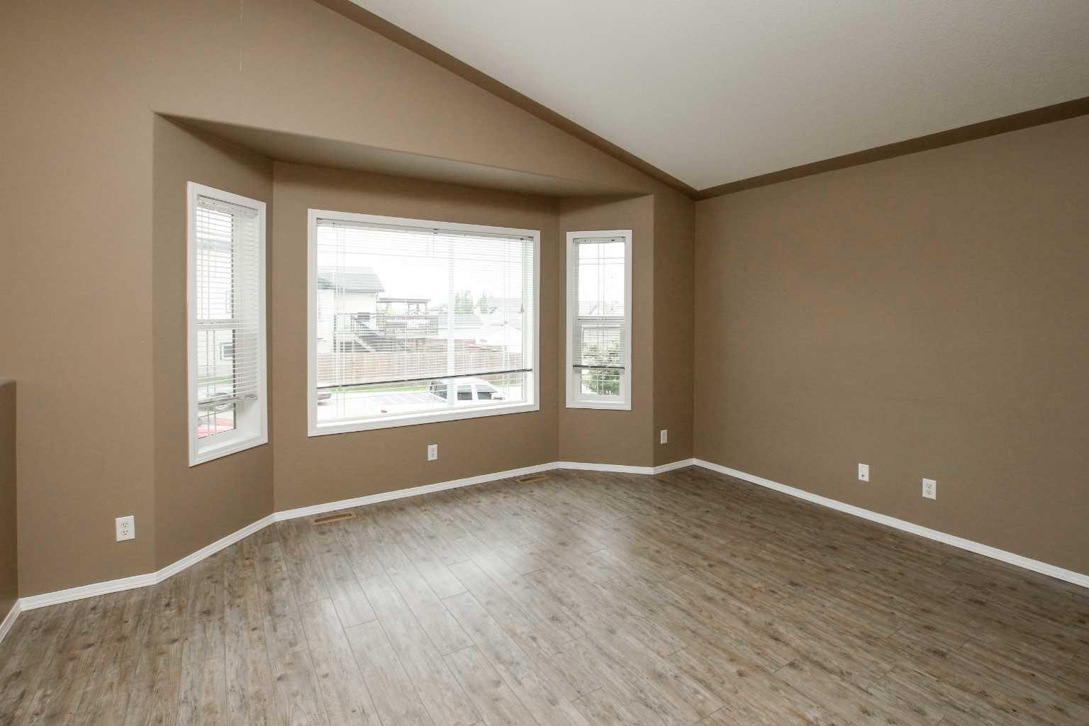 Property Photo: 27 Inkster Close AB T4R 0A7