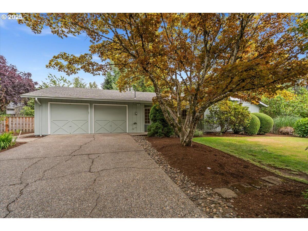 Property Photo: 8830 SW 56th Ave OR 97219