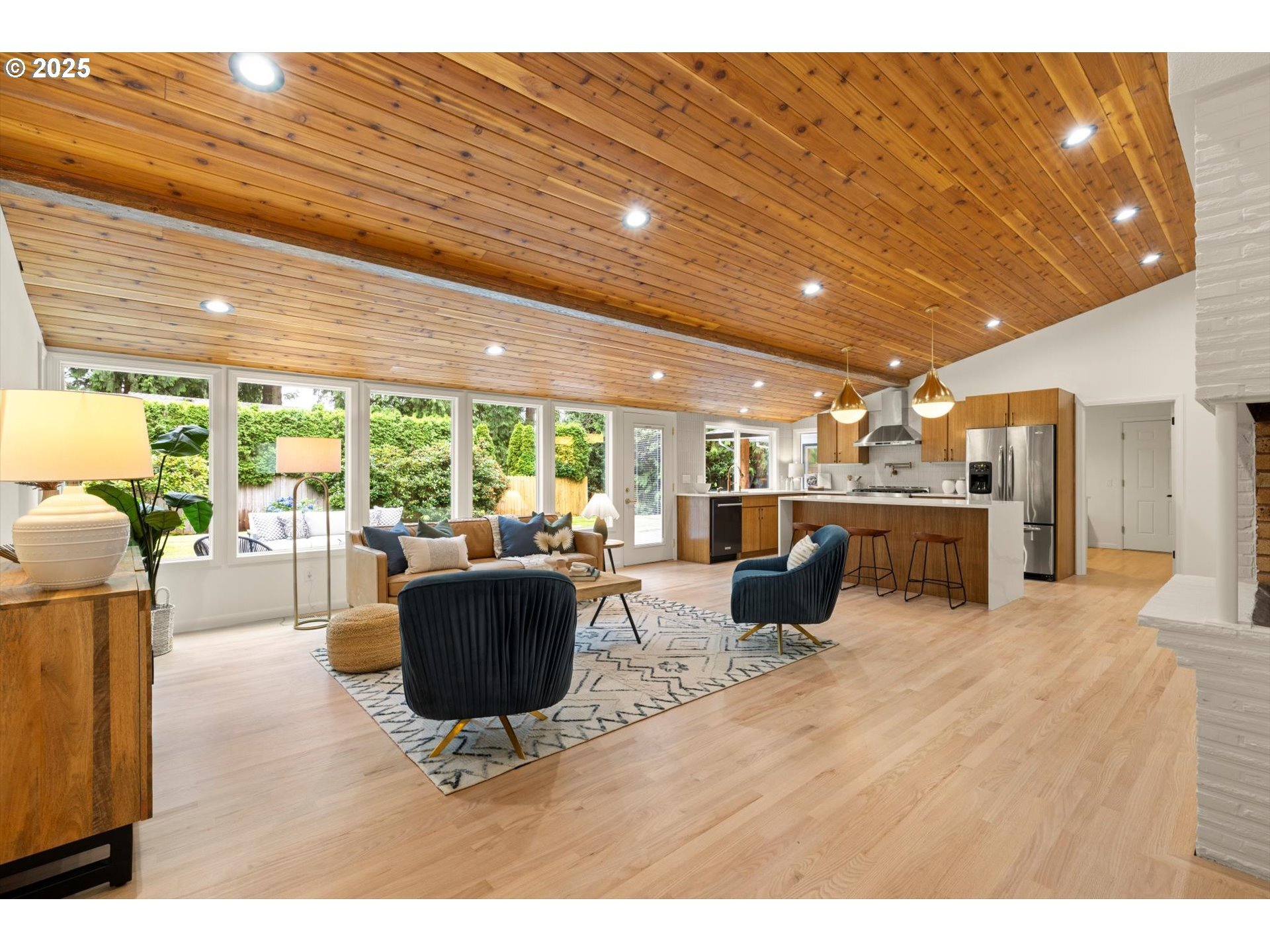 Property Photo: 2901 SW 106th Ave OR 97225